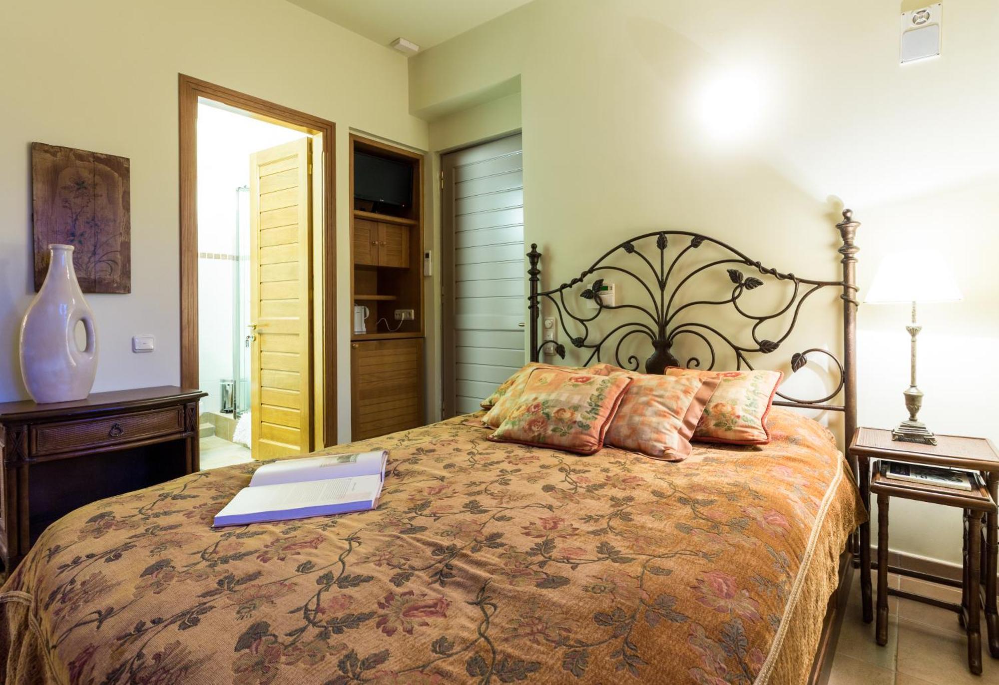 Elia Junior Suite In Epidavros With Shared Pool ネア・エピダヴロス エクステリア 写真
